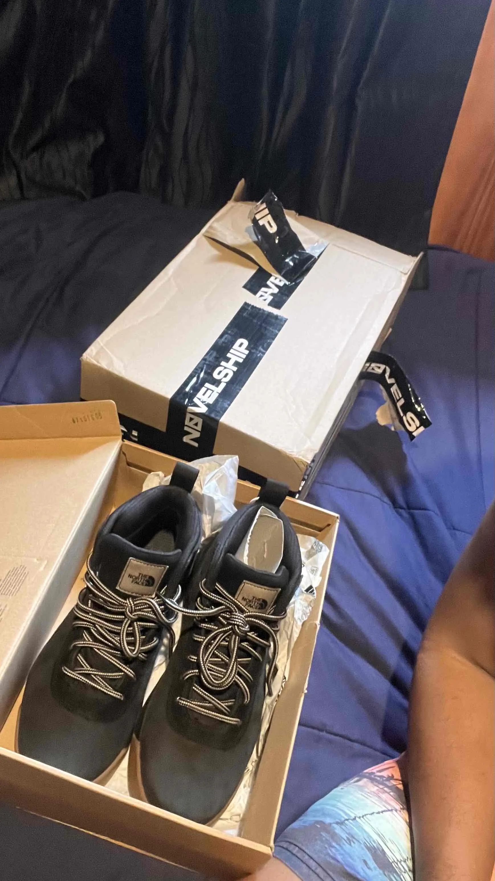 The North Face Larimer Mid Waterproof Boots 'TNF Black with Vintage Khaki' 52RM-MY3 The North Face Larimer Mid Waterproof Boots 'TNF Black with Vintage Khaki' 52RM-MY3